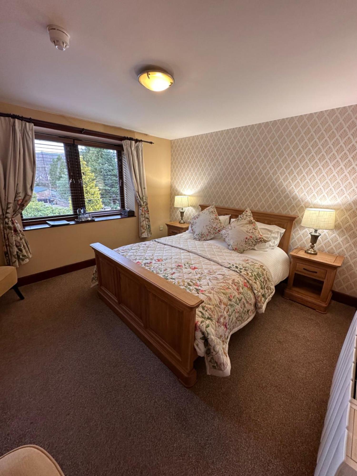 발라터 The Auld Kirk B&B 외부 사진